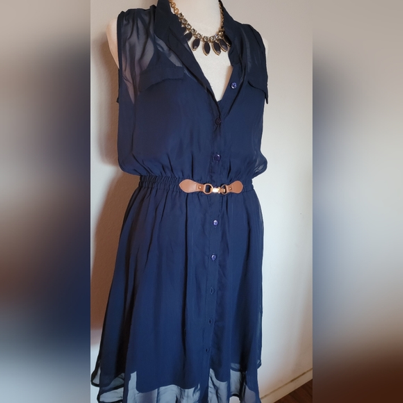 Dress - Picture 8 of 8